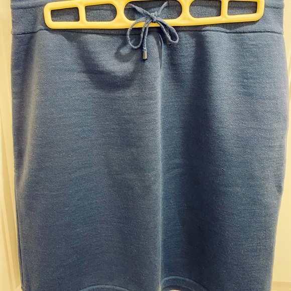 Hugo Boss women’s 2 piece jacket skirt set - Picture 5 of 11